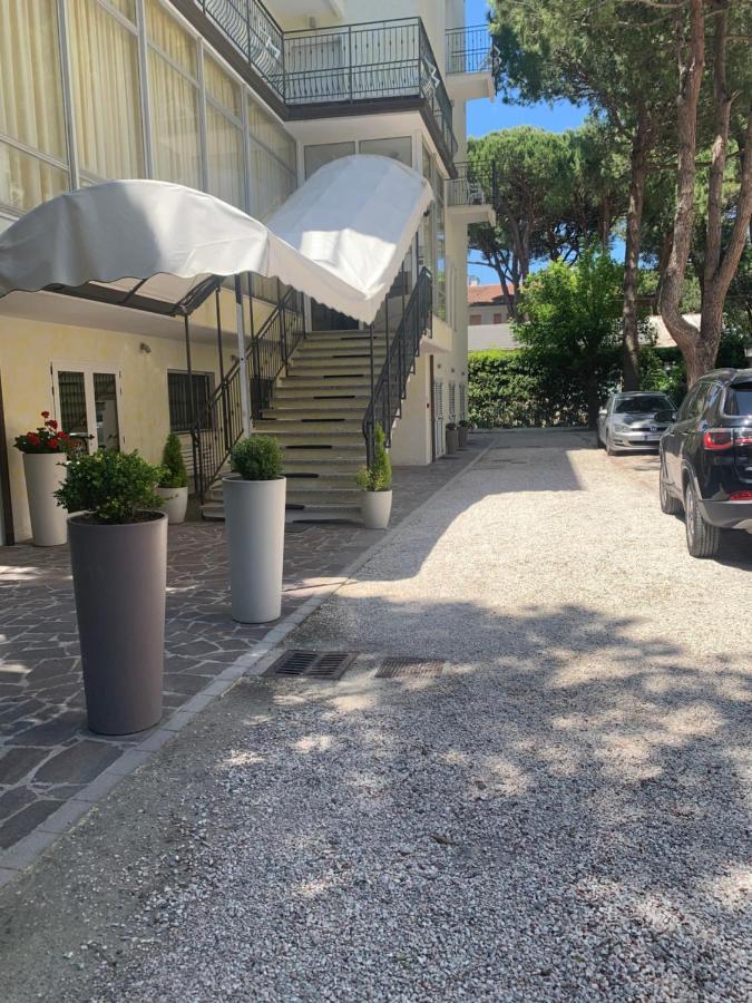 Hotel Augustus Milano Marittima Exterior photo