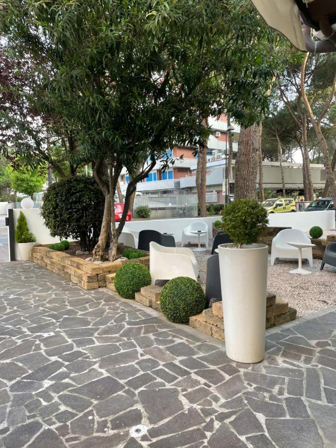 Hotel Augustus Milano Marittima Exterior photo