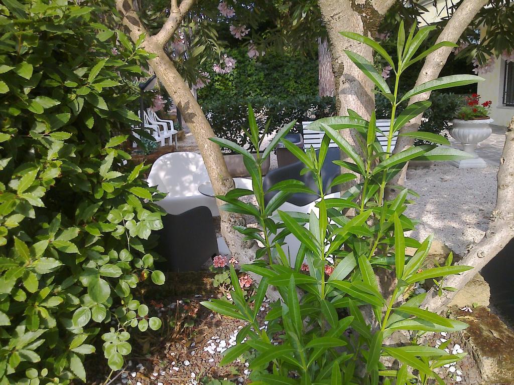 Hotel Augustus Milano Marittima Exterior photo