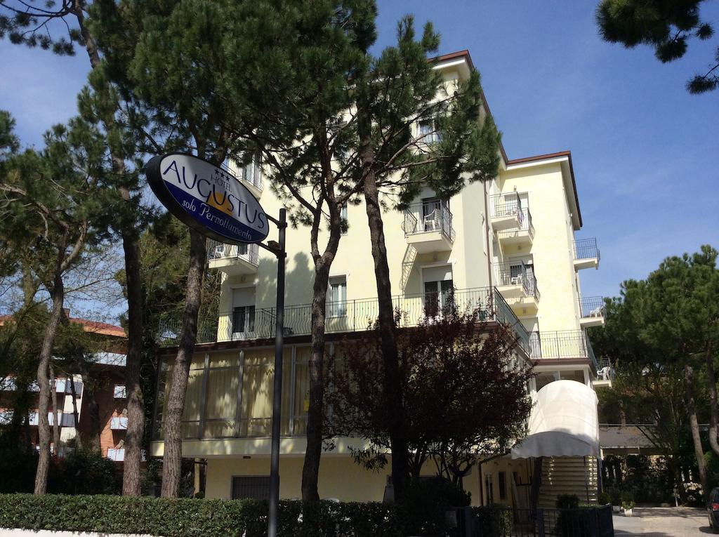 Hotel Augustus Milano Marittima Exterior photo
