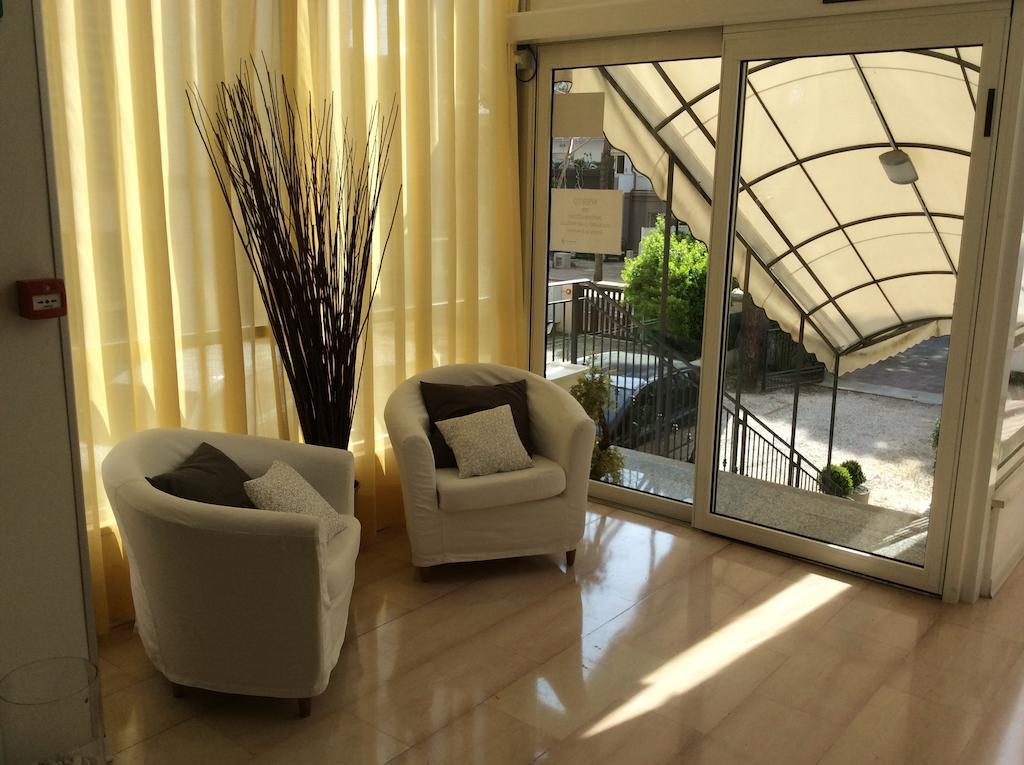 Hotel Augustus Milano Marittima Exterior photo